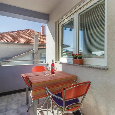 Awesome In With Kitchen Zadar