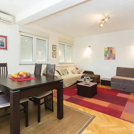 Two-bedroom In Appartement *